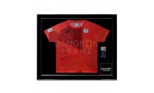 กรอบรูปโชว์เสื้อ“น้องเทนนิส“ แชมป์เทควันโดโอลิมปิก